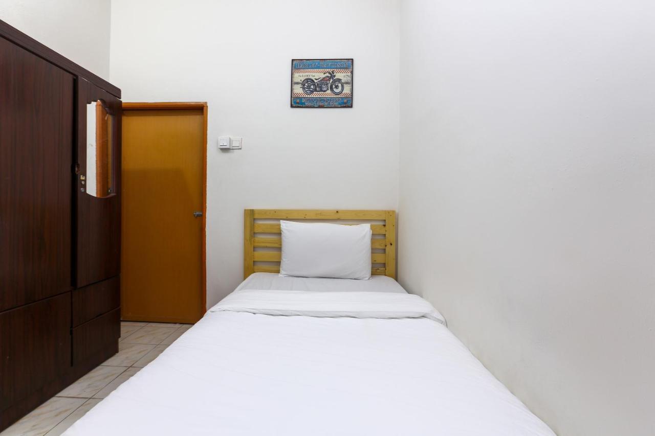 Oyo 89887 Yunie Hotel 2*